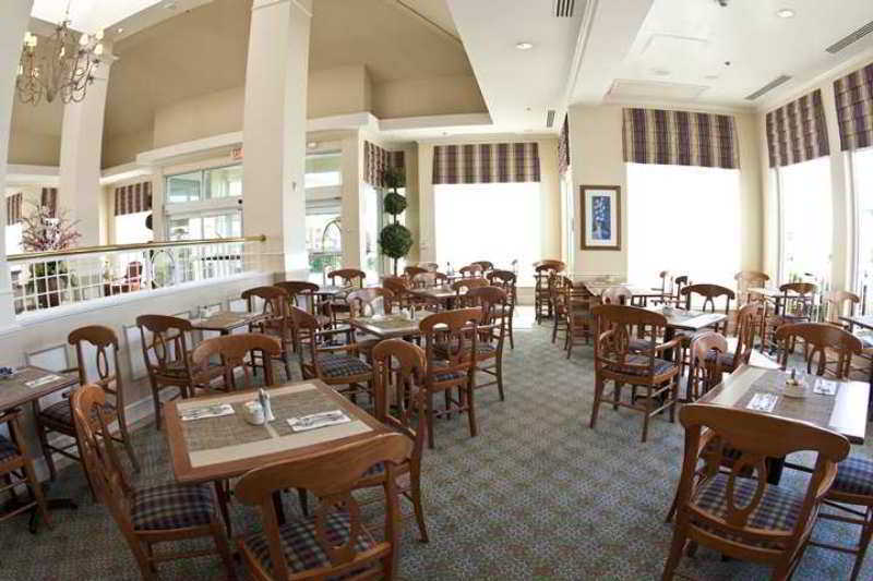 Hilton Garden Inn Irvine East/Лейк Форест Ресторант снимка